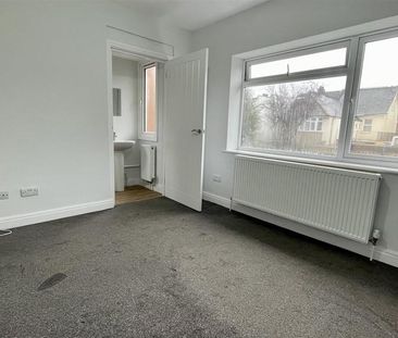 2 bedroom semi-detached house to rent - Photo 4