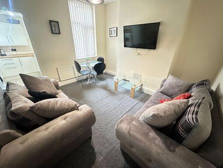 3 bedroom terraced house to rent - Photo 5