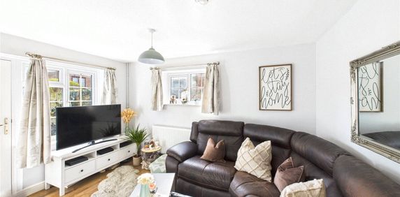 St. Benedicts Close, Hampshire St. Benedicts Close, Hampshire - Photo 2