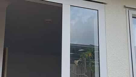 UNDER OFFER Haruru Studio/ Bedsit with Garden - Photo 3