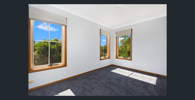 Pet friendly house close to everything - Photo 1