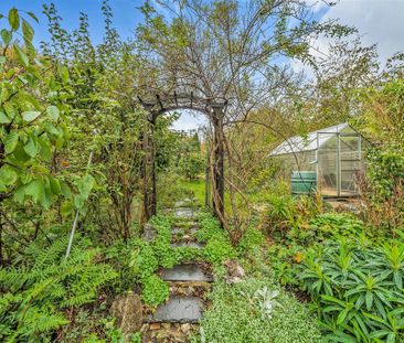 2 bedroom semi-detached house to rent - Photo 3