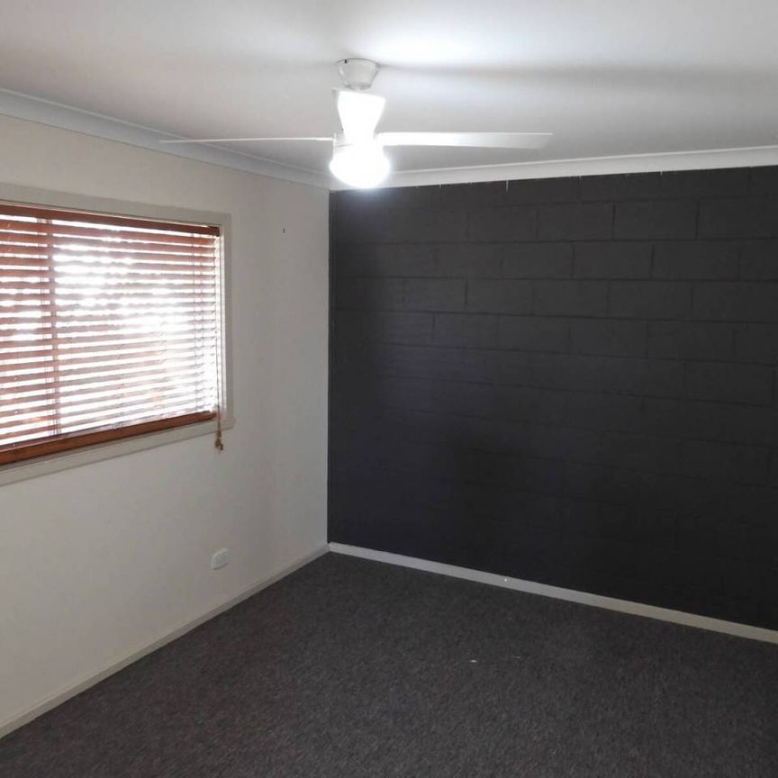 CONVENIENT 2 BEDROOM UNIT - Photo 1