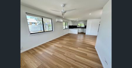 SECURE FAMILY FRIENDLY HOUSE IN PRIME LOCATION - Photo 3