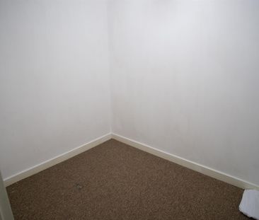 1 Bed Flat to Let on Beckett Court, Preston - Photo 5