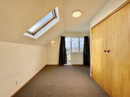 7 Bedroom Home in Karori - Photo 4