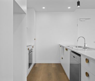 Spacious Two Bedroom Apartment - Photo 5