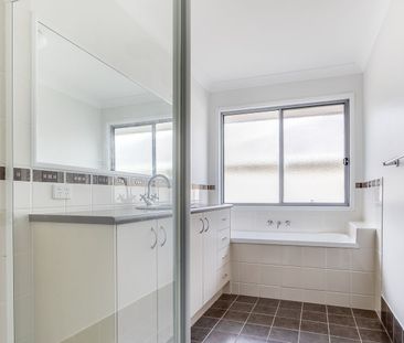 10 Cordyline Street, North Lakes QLD 4509 - House For Rent | Domain - Photo 5