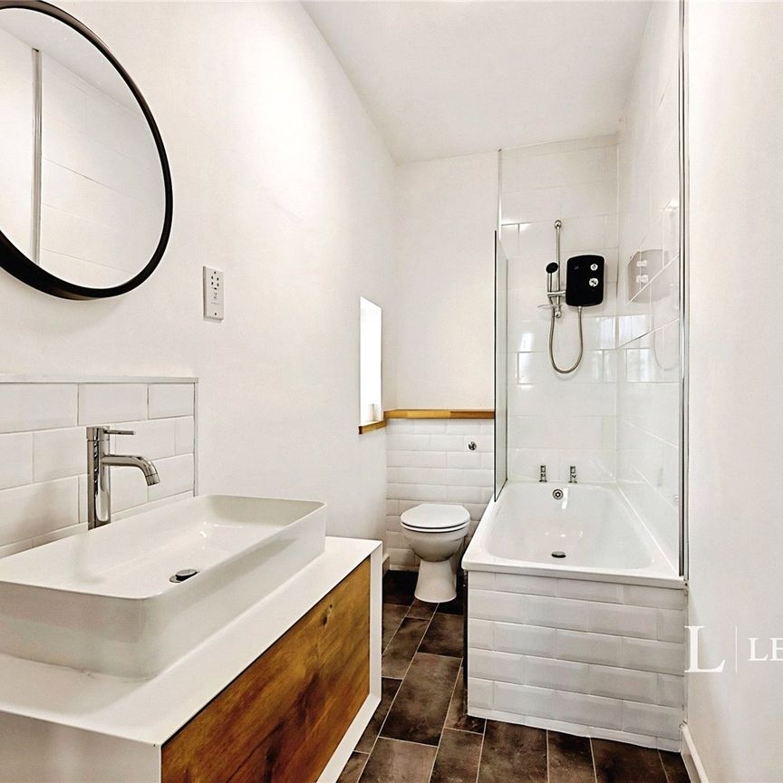 2 bedroom apartment to rent Lansdown Crescent, Cheltenham, Gloucestershire, GL50 - Photo 1