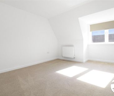 3 bedroom end of terrace house to rent - Photo 3