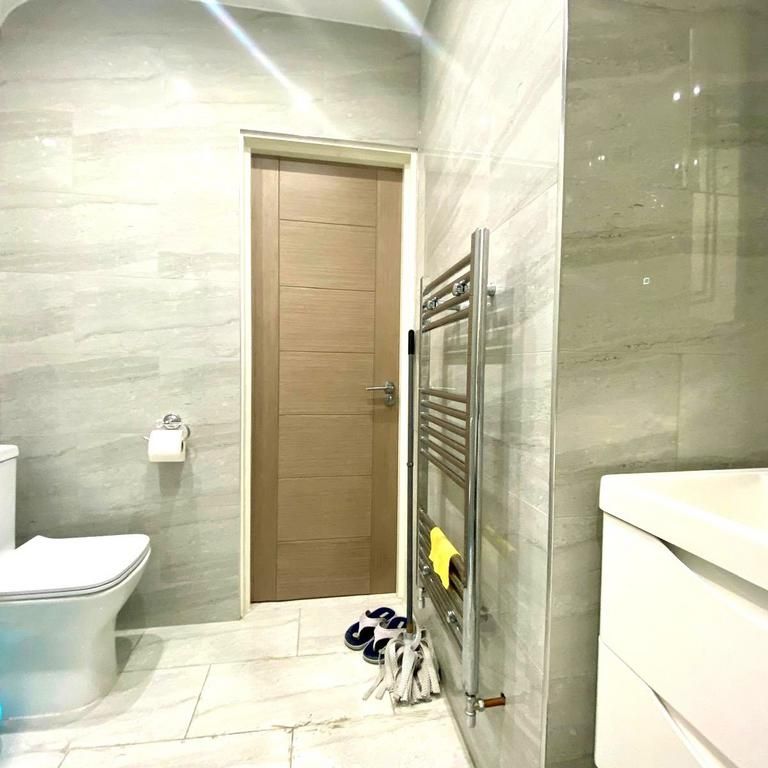 5 bedroom semi-detached house to rent - Photo 1