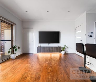 Perfect Co- Living Property! - Photo 3