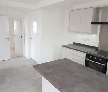 2 bedroom semi-detached house to rent - Photo 6