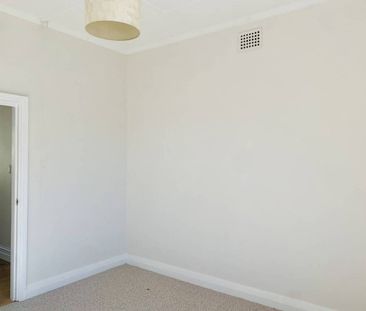 Newley renovated 3 Bedroom House in Hermitage Flat - Photo 5