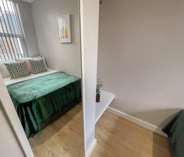 6 bedroom terraced house to rent - Photo 3