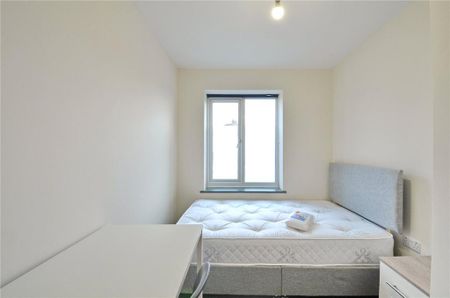 6 bedroom semi-detached house to rent - Photo 4