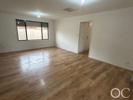 Open The Door to Spacious, Comfortable Family Living - Photo 3