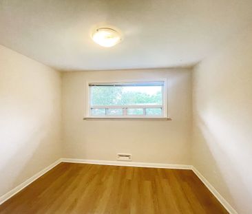 For Lease - 48 Lionel Heights Crescent, Toronto, Ontario - Photo 4