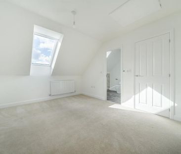 4 bedroom detached house to rent - Photo 1