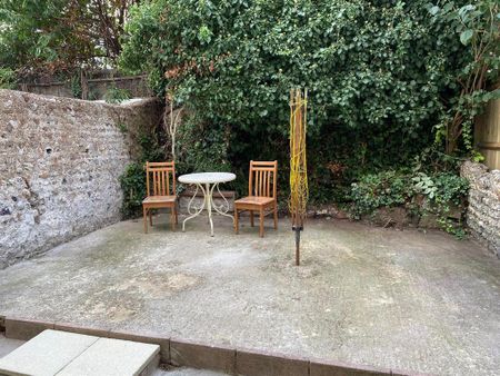 6 bedroom terraced house to rent - Photo 3