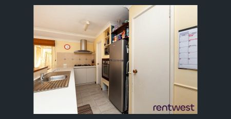 Perfect Family Home in Quiet Cul-de-Sac - Photo 5