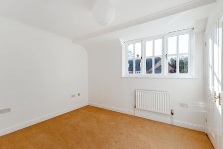 2 bedroom semi-detached house to rent - Photo 3