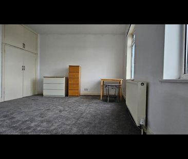 Studio Flat, Golders Green Road, NW11 - Photo 2