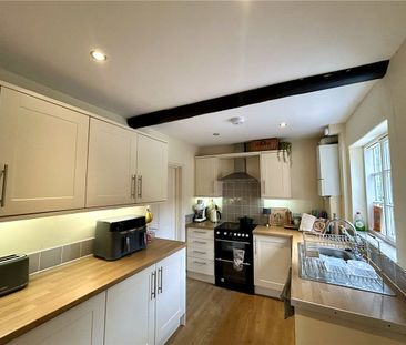 Available mid-December, Hill Top House is a welcoming three bedroom... - Photo 5