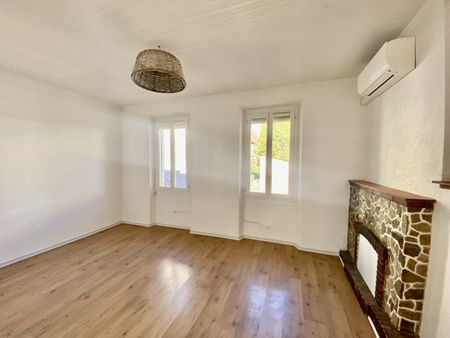 LA LONDE LES MAURES - Type 3 - duplex - location a l'année - Photo 3