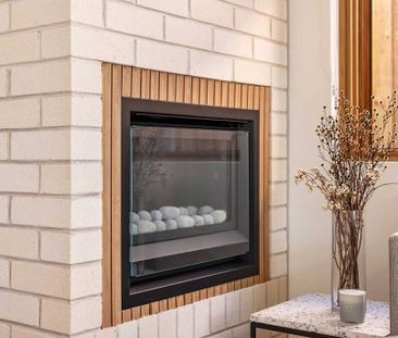 Architecturally Designed, Tastefully Renovated, Stylish And Sun-Kis... - Photo 1