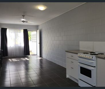 Two Bedroom Unit in West Gladstone - Photo 3