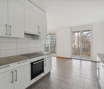 Luminous 6-room apartment with large terrace - Photo 3