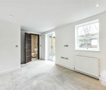 High Street, Green Street Green, Kent, London - Photo 3