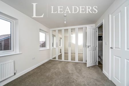 3 bedroom townhouse to rent Four Acre Drive, Houghton Conquest, Bedford, MK45 - Photo 3