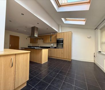 4 bedroom terraced house to rent - Photo 6