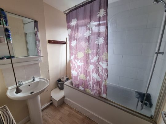 Bedsit, Broxholm Road, SE27 - Photo 1