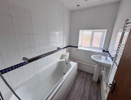 3 Bedroom Apartment To Let - Photo 5