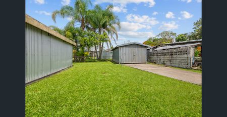 Comfort, Space & Convenience in a Prime Arana Hills Location - Photo 5