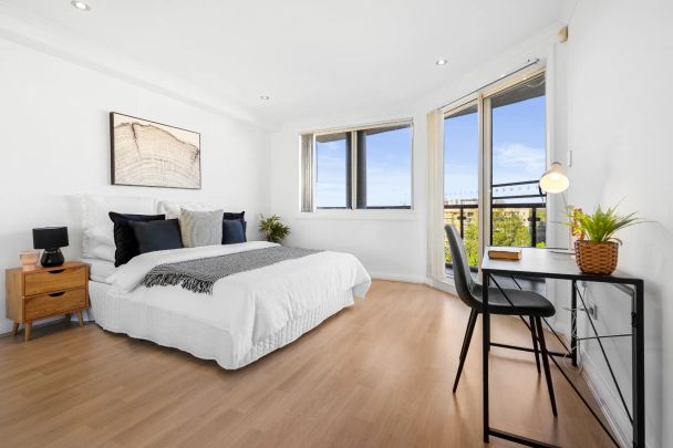 Modern One-Bedroom Apartment with Resort-Style Facilities - Photo 1