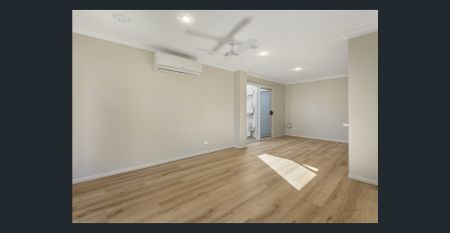 Spacious & Stylish Townhouse in Prime Inner-City Location - Photo 5