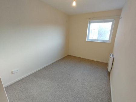 3 bedroom flat to rent - Photo 3