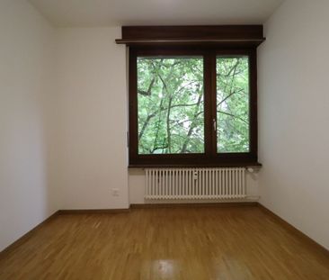 Arlesheim - helle und gemütliche 4 1/2 Zimmer-Wohnung im 2.OG - Photo 2