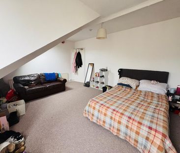 8 bedroom house of multiple occupation to rent - Photo 4