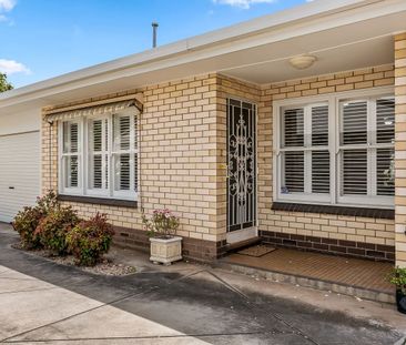 Light, Style & Modern Comfort by the Coast - Photo 1