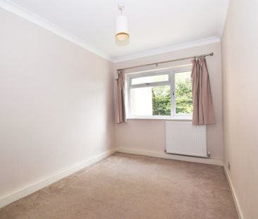 Oakdene Court, Walton on Thames, KT12 - Photo 2