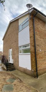 3 bedroom end of terrace house to rent - Photo 3