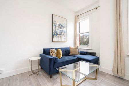 2 Bed Flat, Ilbert Street, W10 - Photo 2