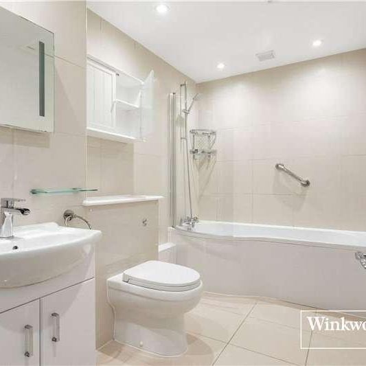 Gilbert Road, London, Uk, SE11 - Photo 1