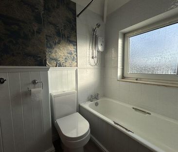 3 bedroom semi-detached house to rent - Photo 6