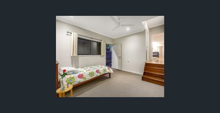 Spacious Family Living with Study & Modern Comfort in Everton Park - Photo 5